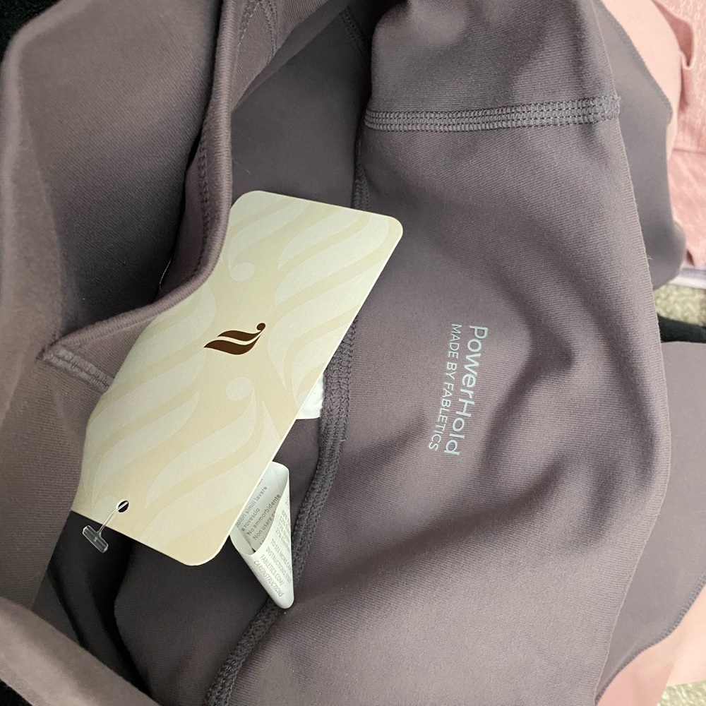 NWT Fabletics Leggings Small